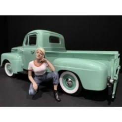Car Girl In Tee Michelle Figurine For 1/18 Scale Models By American Diorama