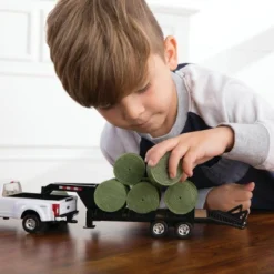 ERTL 1/32 Ford F-350 W/ Gooseneck Trailer, Round Bales, Animals & Accessories 47435