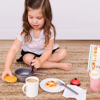 Melissa & Doug Star Diner Restaurant Play Set - Image 3