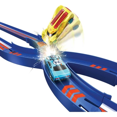 Hot Wheels Ultra Hots Wild Drive Drag Race Trackset - Image 3